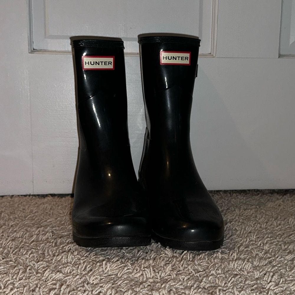 LIGHTLY WORN BLACK HUNTER RAIN BOOTS